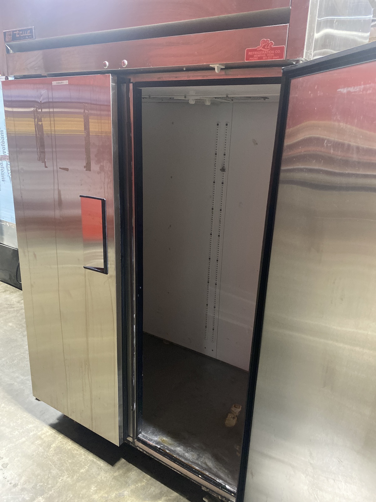 2 Door Refrigerator Lit Restaurant Supply